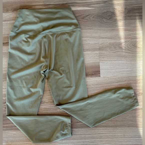 Varley Pants - Varley Olive Green Legging | Size Medium